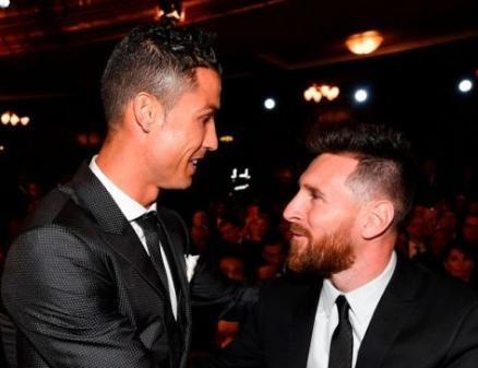 记者：多纳鲁马经纪人下周中会见巴黎高层，了解续约可能性