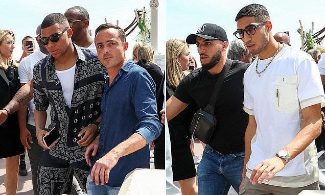 西甲半场：福特进球后伤退，巴利乌逃点，埃尔切1-0巴列卡诺（西甲半场战况：福特先拔头筹后伤退，巴利乌逃过点球，埃尔切暂1-0领先巴列卡诺）