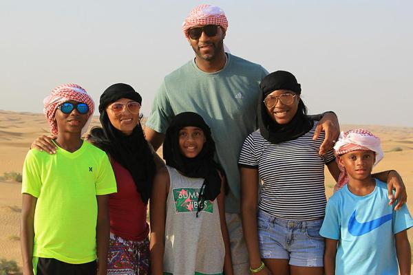 荷甲半场：范德霍恩争议破门，乌德勒支暂1-0埃因霍温（荷甲半场战报：范德霍恩争议进球，乌德勒支暂时1-0领先埃因霍温）