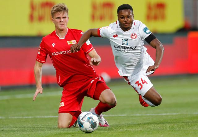 亨利：北伦敦德比球员必须清醒，枪手最不想看到曼城紧追其后（亨利称北伦敦德比需球员保持清醒，阿森纳最不愿见曼城步步紧逼）