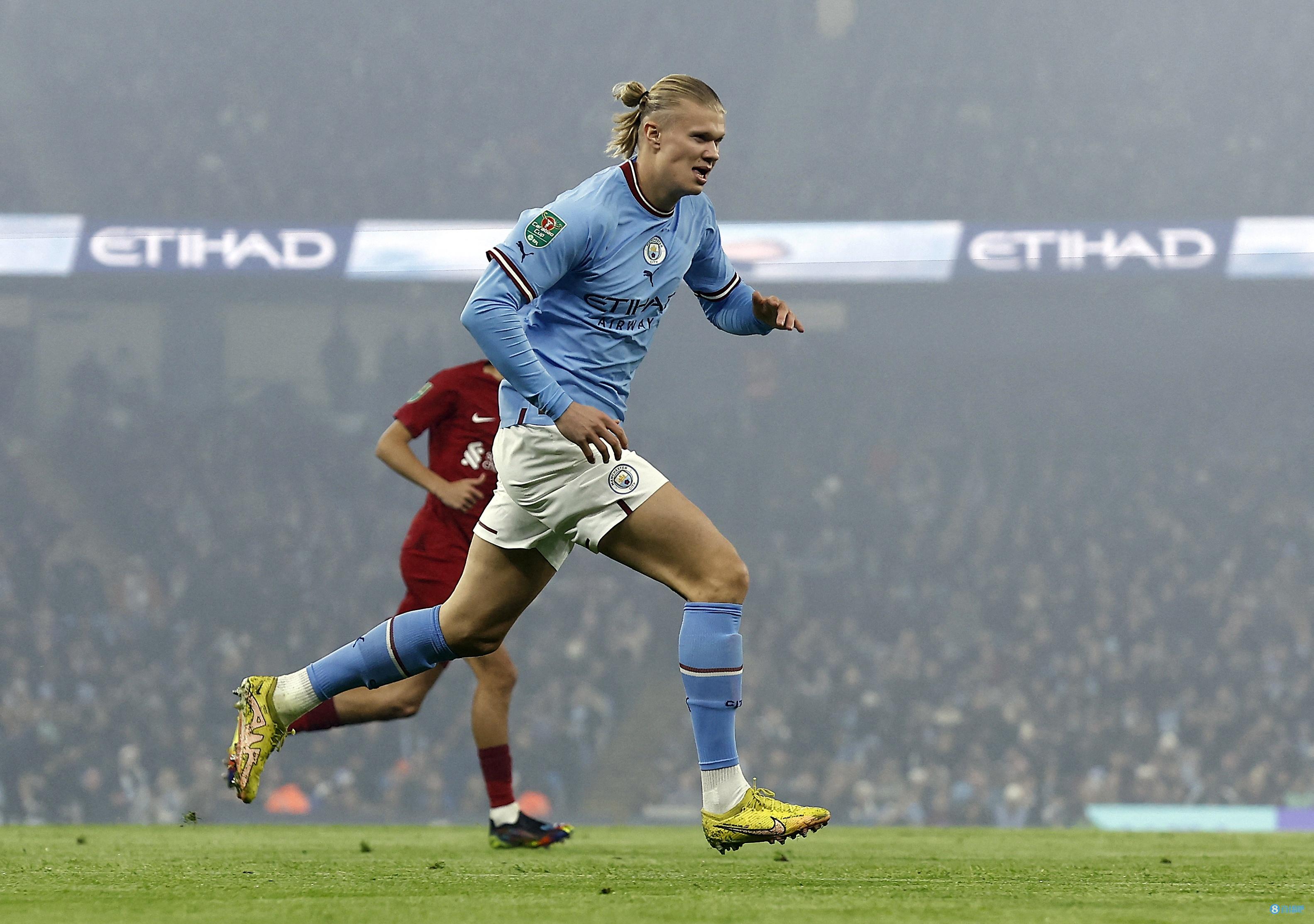 亚精英赛半场：本泽马表现活跃，吉达联合0-0纳萨夫（亚精英赛半场战报：本泽马状态活跃，吉达联合与纳萨夫互交白卷）