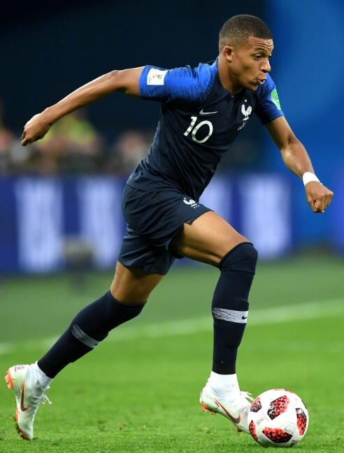 沃克＆乔治发挥出色，沃克半场16分已经刷新赛季新高