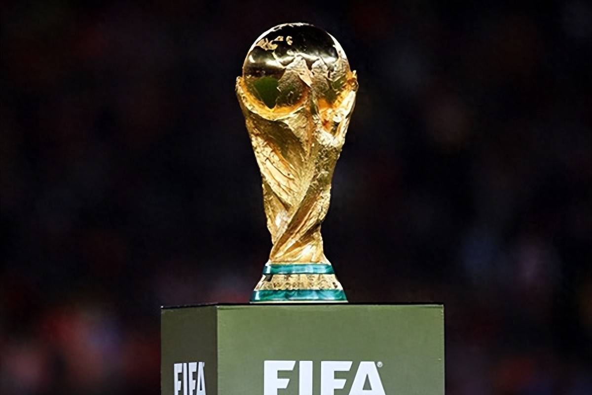 马丁内斯谈C罗缺阵获大胜：门德斯也没踢，以后也不让上了？（马丁内斯回应C罗缺阵却大胜：门德斯也未登场，未来会被弃用吗？）