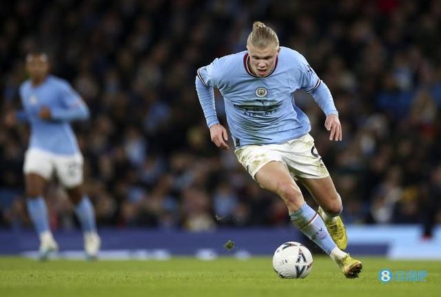 记者：穆西亚拉将于1月2日提前训练，3日拜仁全队体能测试（记者曝：穆西亚拉将于1月2日提前投入训练，拜仁全队3日进行体能测试）