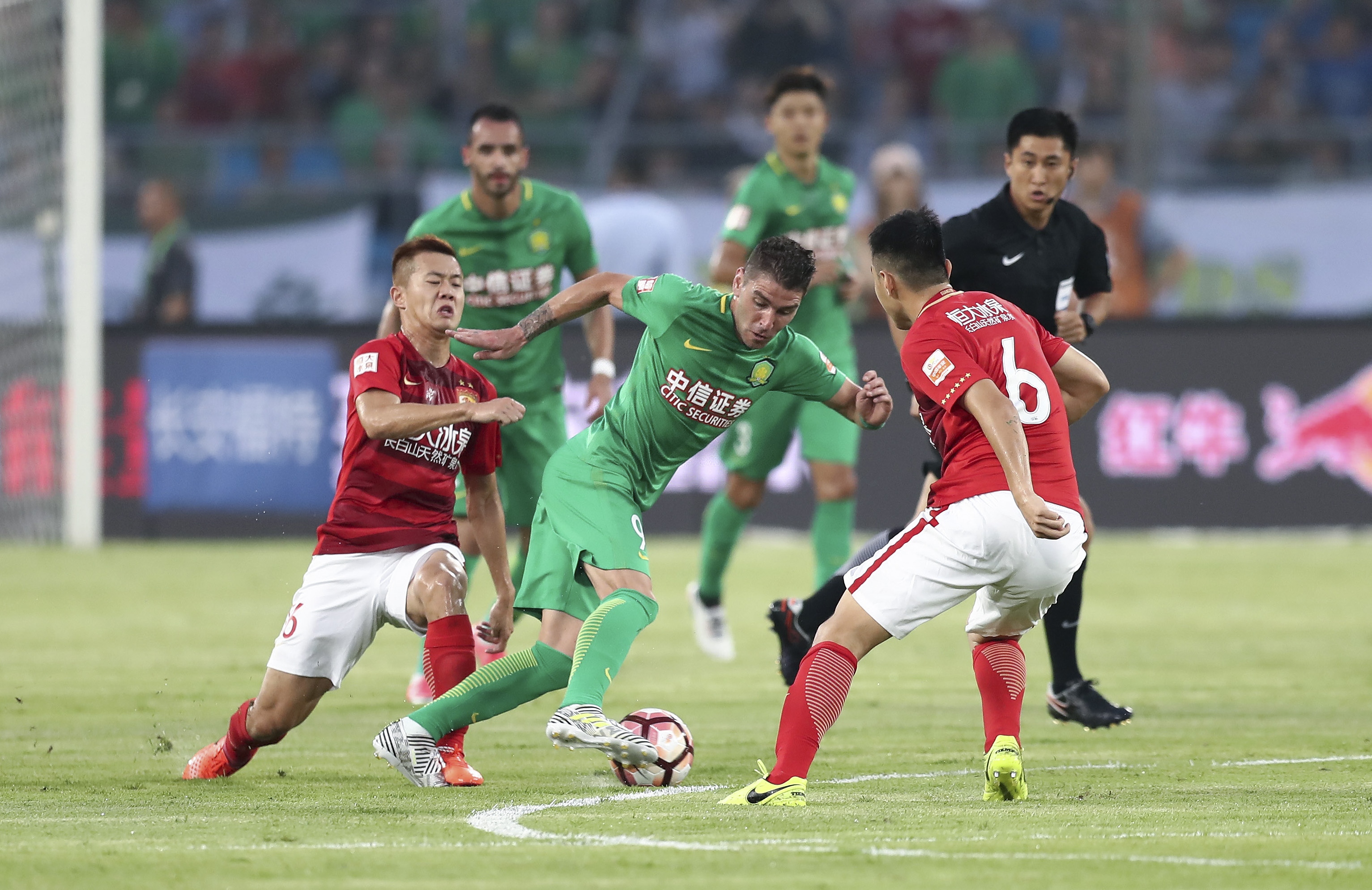 弗里克解释亚马尔被换下原因，称其欧冠停赛需轮换（弗里克谈亚马尔被换：因欧冠停赛需要轮换）